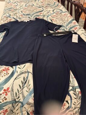 Sympli Navy Short Sleeve Crew Neck Top and pant set.